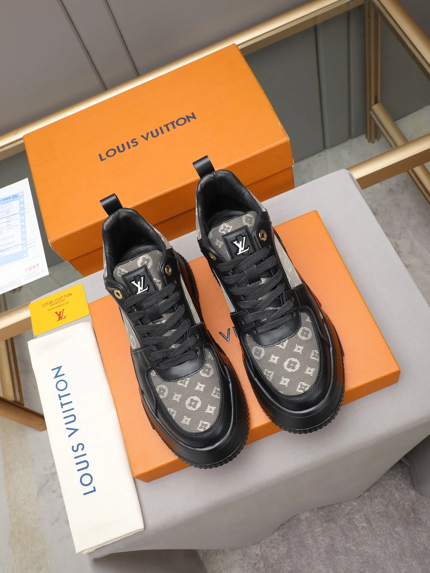 PP460 High Top Men's [LV] Autumn and winter high top classic hot style💝 👣👣Perfect last shape, beautiful design style 💋 💋This winter is no longer cold😢😢Cow leather➕LV special material➕Breathable sheep lining➕Non-slip and wear-resistant foam air cushion outsole🎩A must-have for fashionable men❗Number: 38-44 (45 custom-made) The real thing looks better🎬The real thing looks better👅, 5 colors to choose from